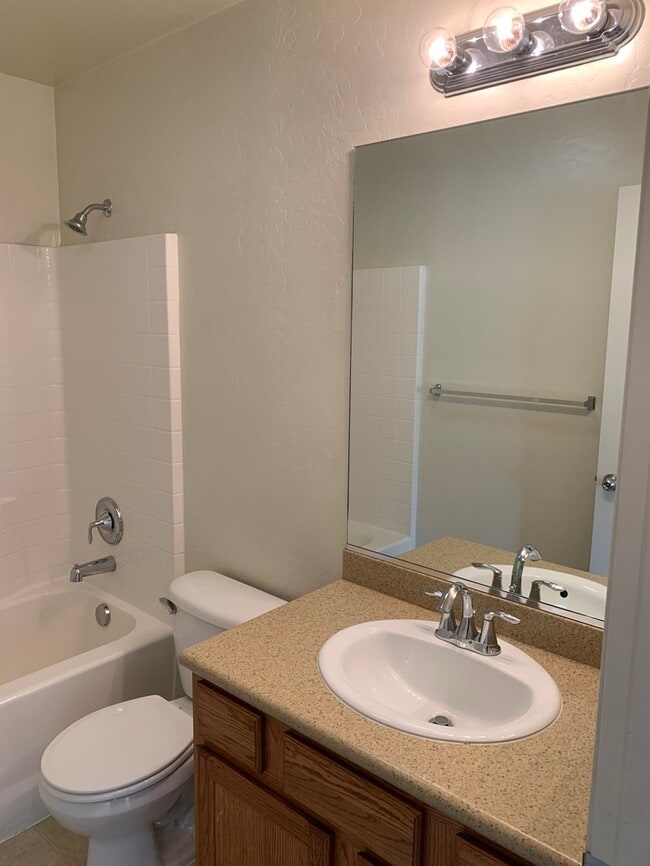 Building Photo - 1786 Paseo Del Lago