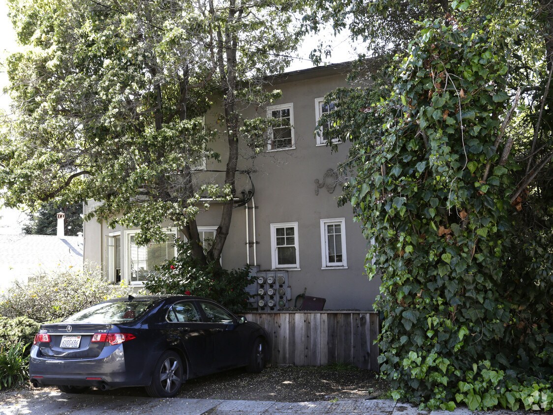 Foto del edificio - 1041-1049 Walker Ave