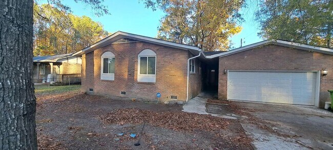 Foto del edificio - 4716 Bonnie Forest Blvd