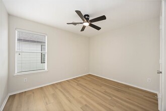 Building Photo - 1827 Cold River Dr