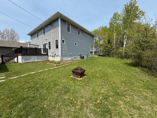 Foto del edificio - 4932 Norwood St