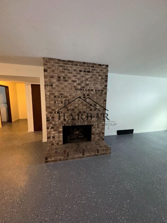 Foto del edificio - 823-6 Doran Drive Boone, IA Renovated