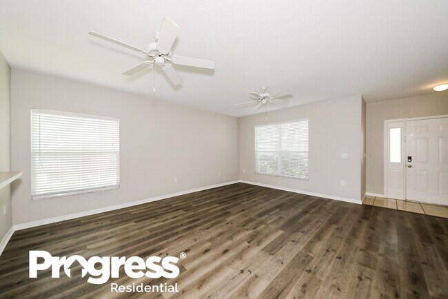 Building Photo - 3415 30th Ln E