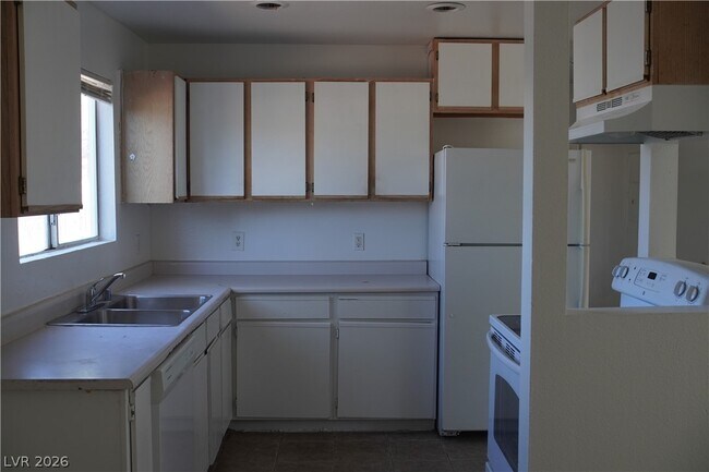 Foto del edificio - 1662 N Lamont St