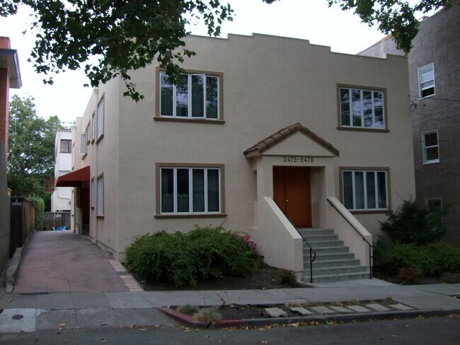 vista a la calle - 2472 Virginia St