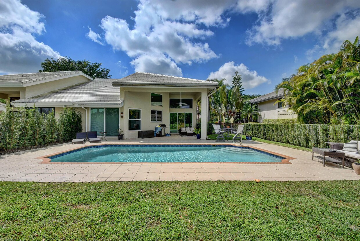 2700 Twin Oaks Way - 2700  Twin Oaks Way
