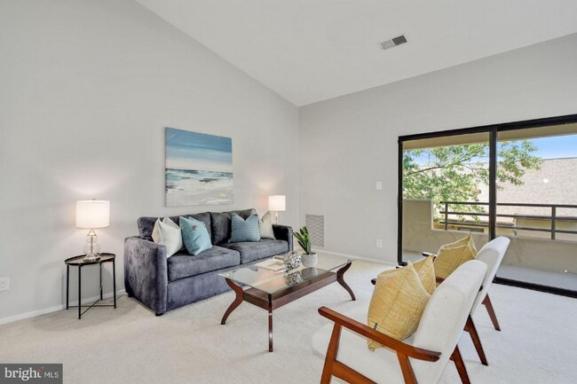 Building Photo - 6060 California Cir