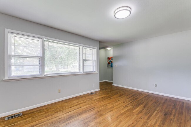 Foto del edificio - 3 Bedroom home in Haysville