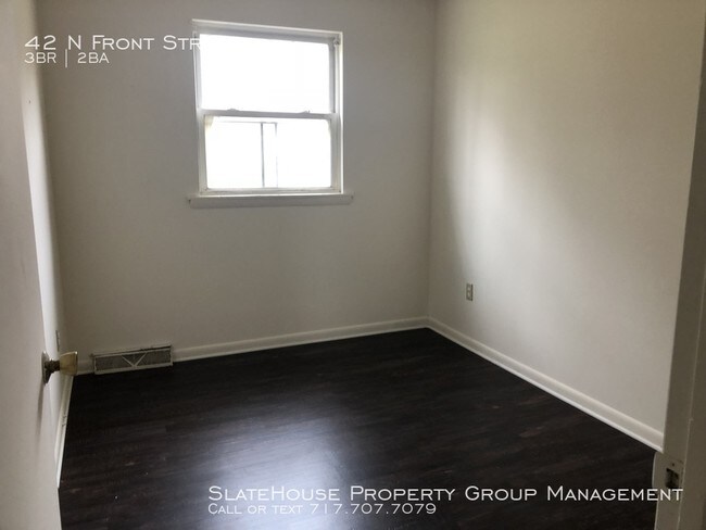 Building Photo - 42 N Front St