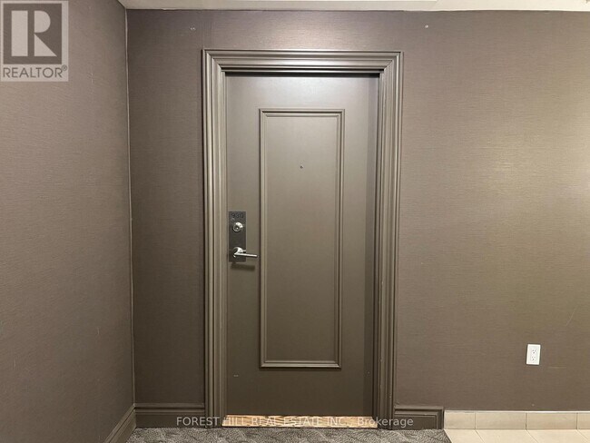 Building Photo - 35 Saranac Blvd