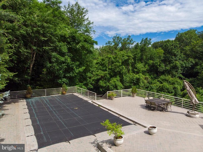 Building Photo - 927 Mill Creek Rd