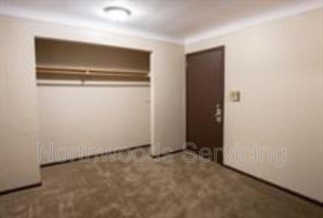 Building Photo - 1086 York Ave