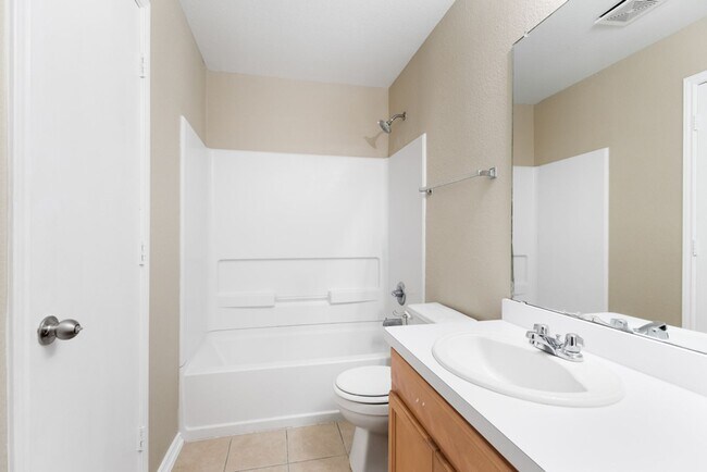 Foto del edificio - 6526 Charles Field