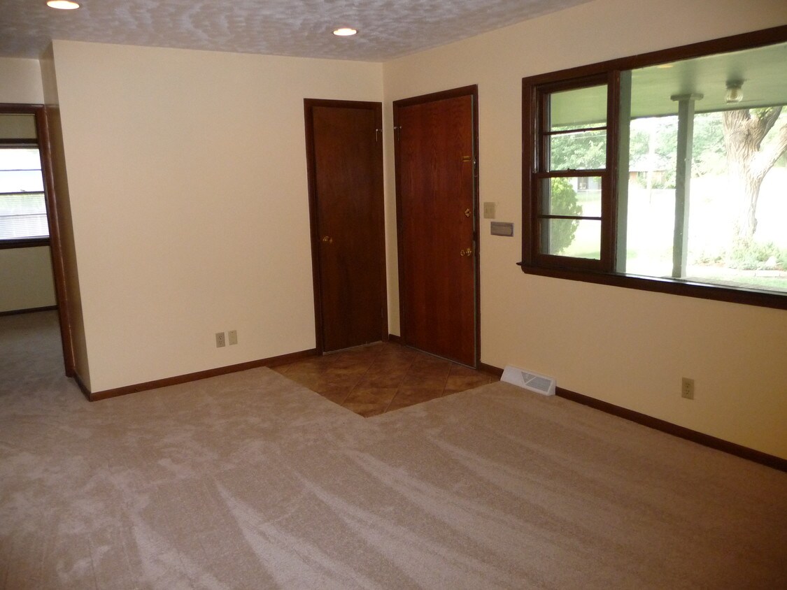 Front entryway - 1217 N Meridian Ave