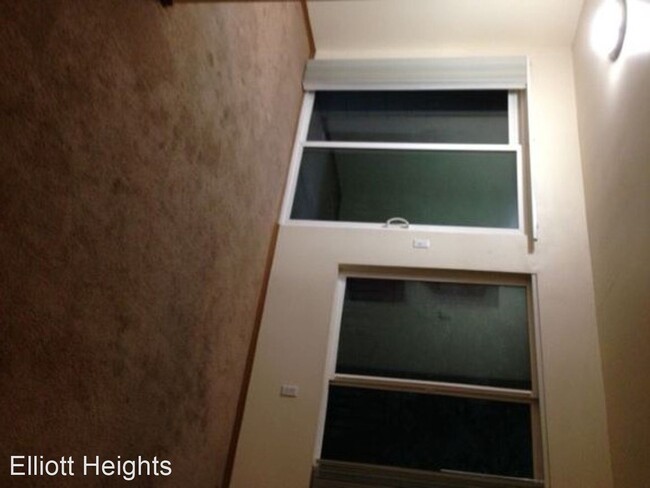 Building Photo - 3 br, 1 bath Apartment - 206 Teresa Way
