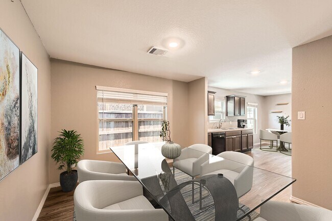 Foto del edificio - 1352 Winding Willow Dr