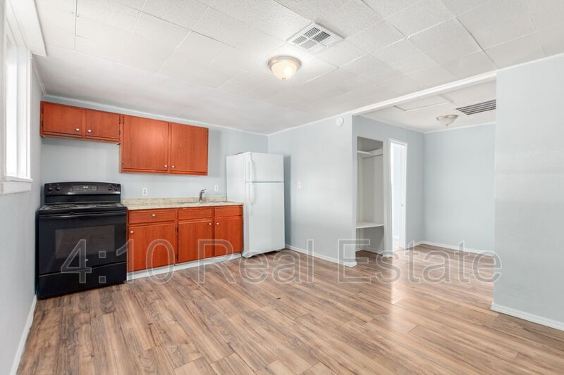 Foto principal - 2242 E Taylor St