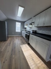 Building Photo - 317 smith