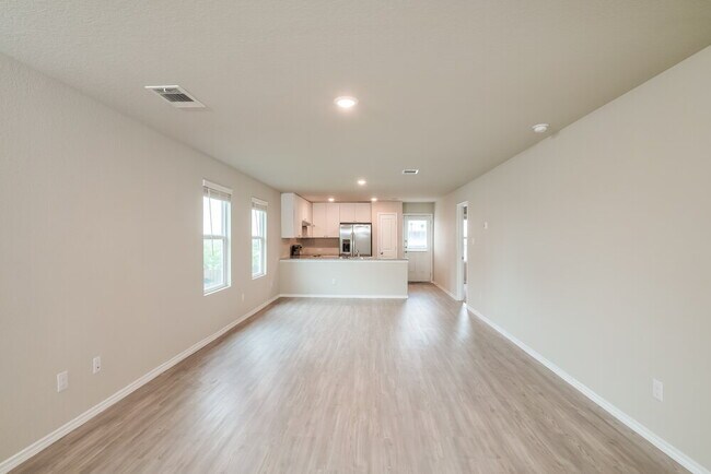 Building Photo - 5610 Elm Valley Dr
