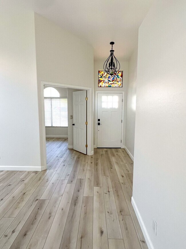 Foto del edificio - Immaculate 4-Bedroom Home in Gated Augusta...
