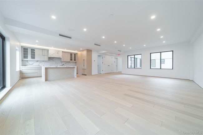 Building Photo - 132-55-132-41 41st Rd