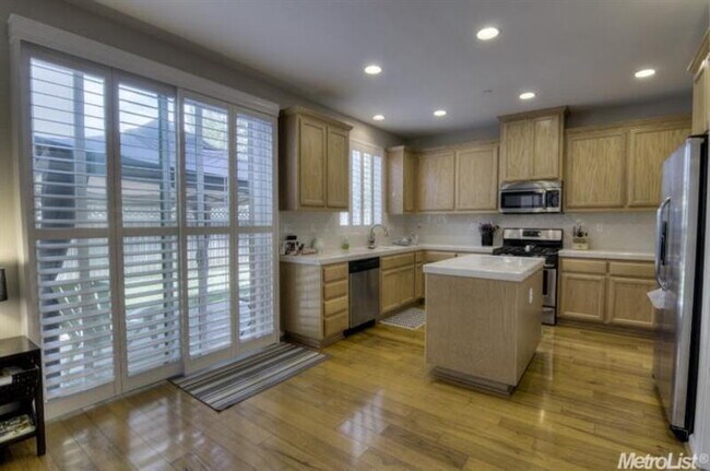 Building Photo - 1411 Landmark Cir