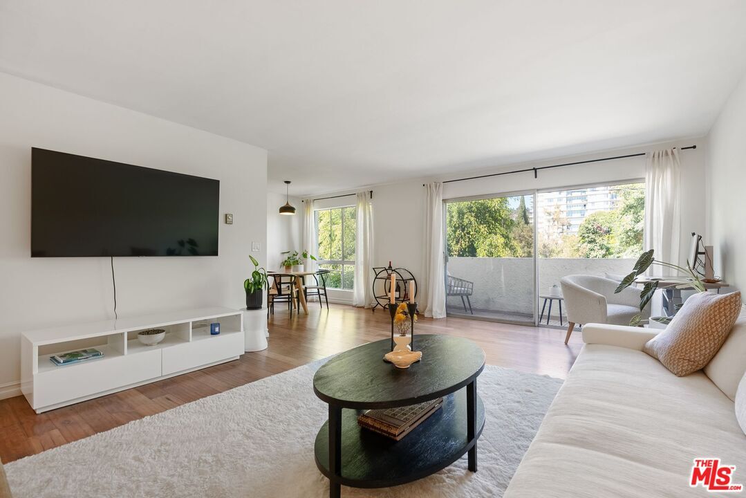 Foto principal - 9061 Keith Ave
