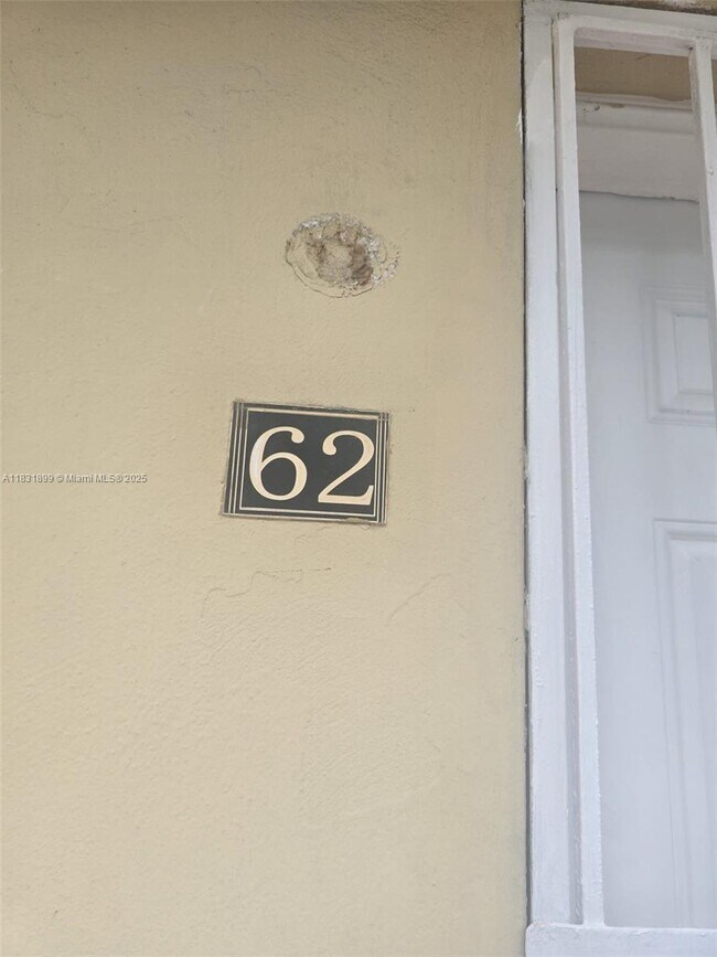 Foto del edificio - 2441 NW 13th St