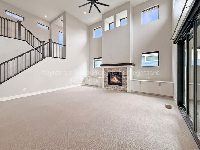 Foto del edificio - 8343 W Sparks Lake Dr