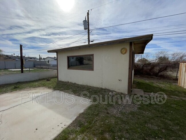 Foto del edificio - 1054 Riverview Dr
