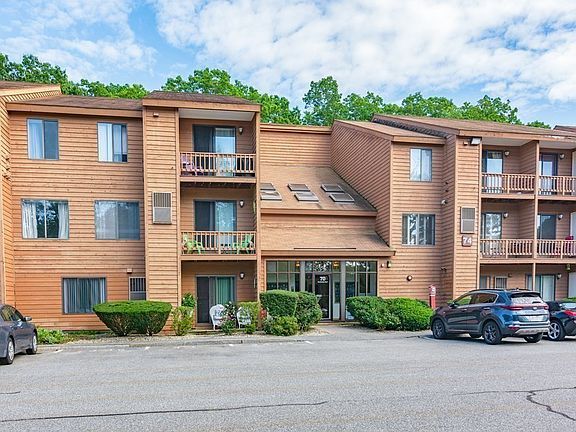 Building Photo - 70 W Meadow Rd