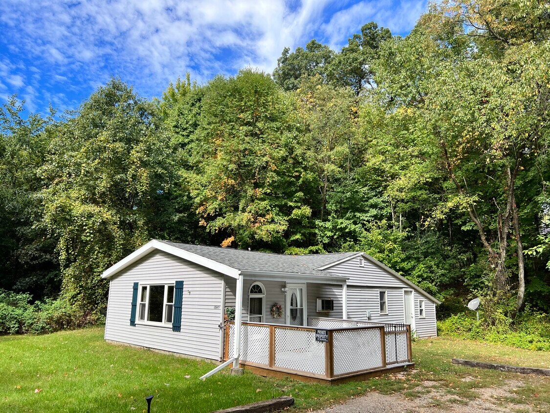 1845 E Hickory Rd, Battle Creek, MI 49017 - House for Rent in Battle