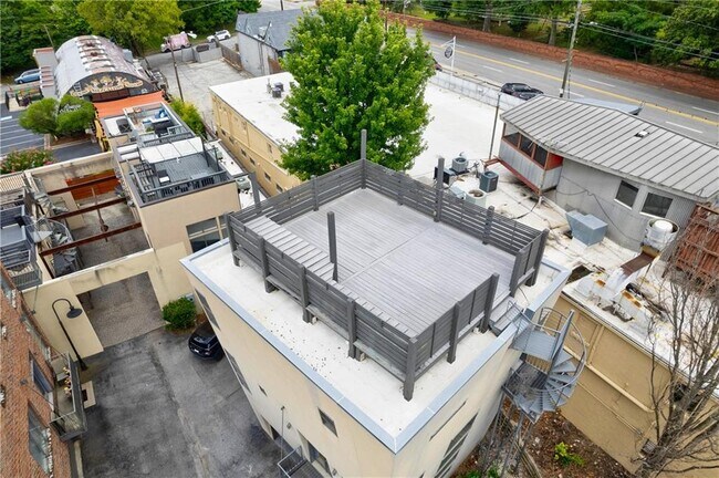 Building Photo - 307 Cherokee Pl SE
