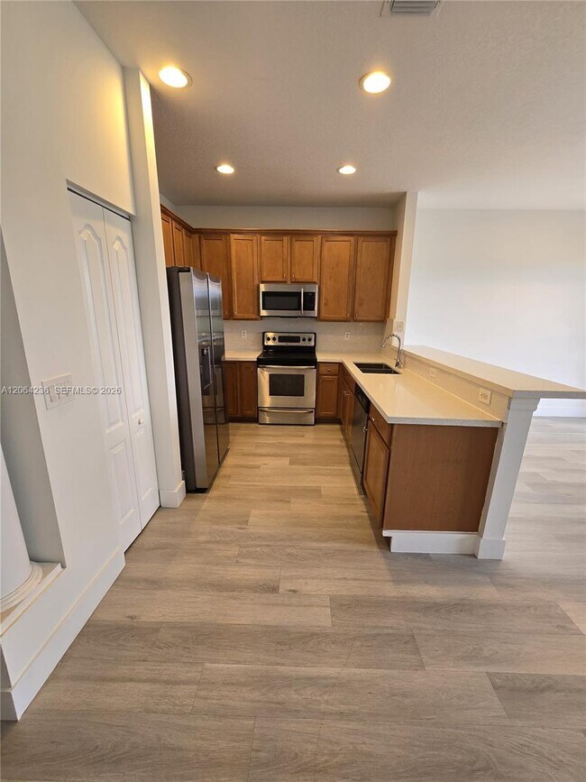 Foto del edificio - 331 River Bluff Ln
