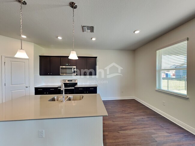 Foto del edificio - 14609 Cedar Ml Dr