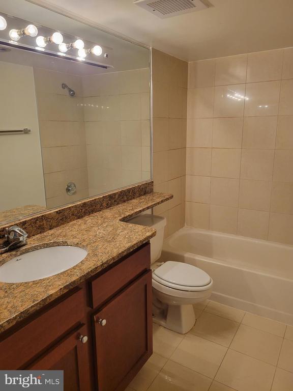 Foto del edificio - 2230 George C Marshall Dr