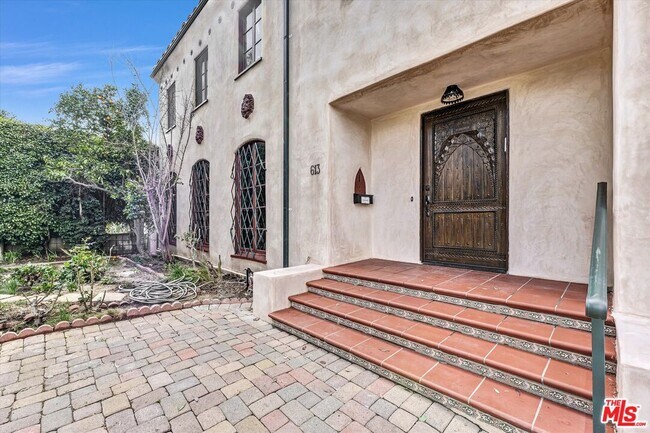 Building Photo - 613 Highland Ave