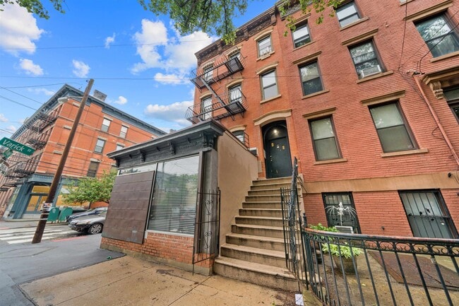 Building Photo - 138 Wayne St