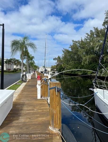 Building Photo - 6447 Bay Club Dr