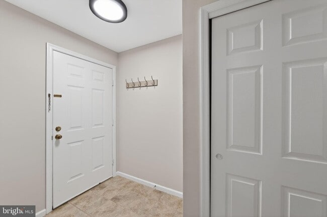 Photo - 933 Washington Pl Apartment