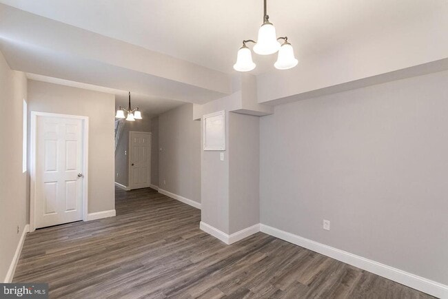 Building Photo - 228 Hermitage St