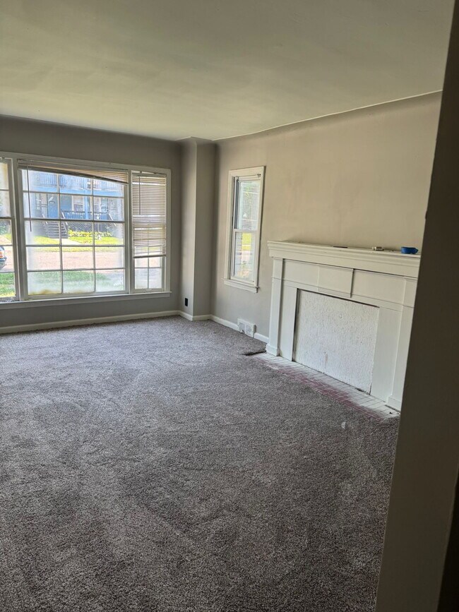 Foto del edificio - Comfortable 3-Bedroom Rental on Elmdale Street