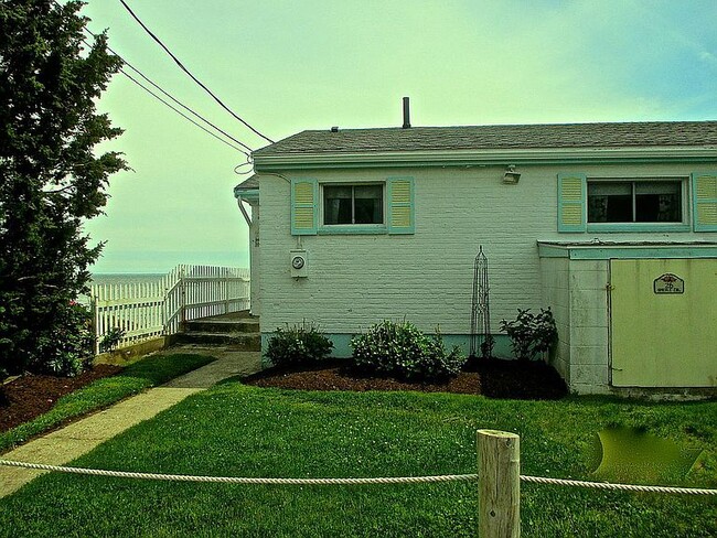 Building Photo - 26 Shore Dr