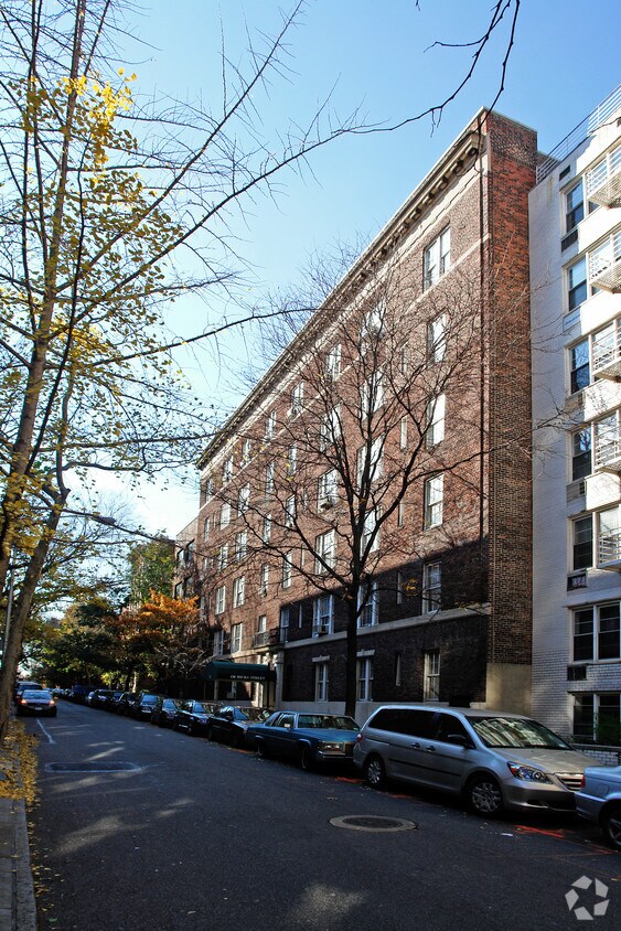 Primary Photo - 136 Hicks St