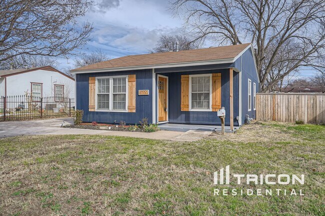 Foto del edificio - 5229 Westcrest Dr