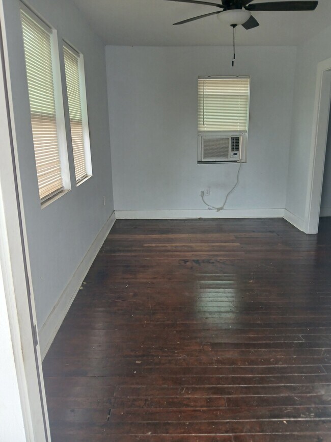 Foto del edificio - 406 Voorhies St