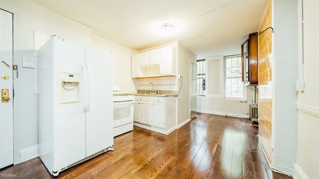 Building Photo - 134 Grattan St