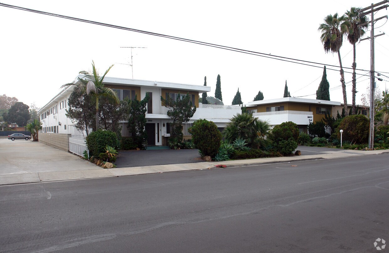 Primary Photo - Amherst Palms