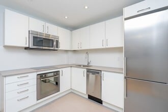 Building Photo - 110 Oriole Pky