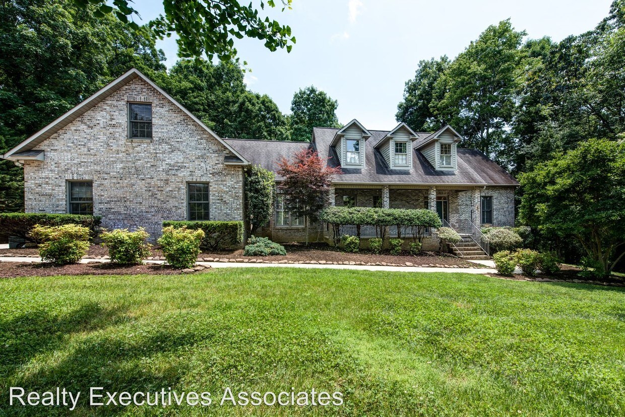 Primary Photo - 5 br, 3.5 bath House - 123 Westview Lane